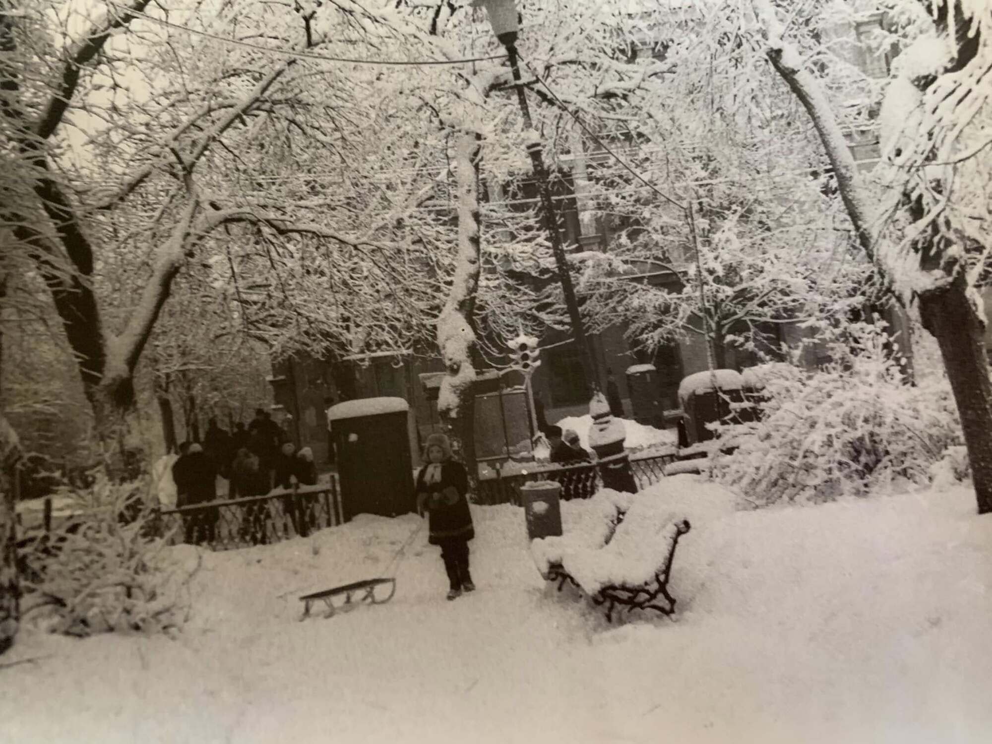 В сети показали, какими суперснежными были зимы в Киеве в конце 1960-х годов. Фото
