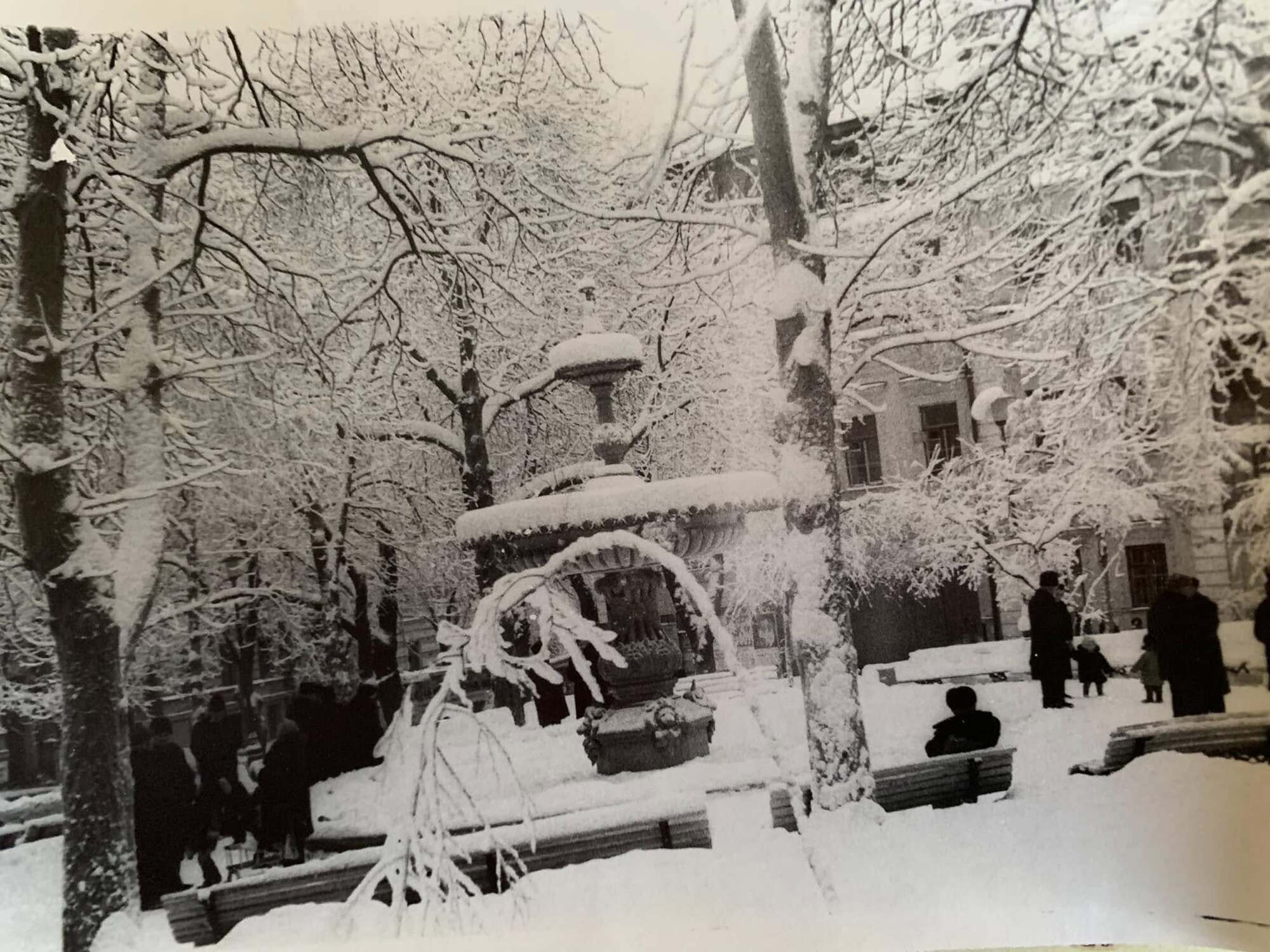 В сети показали, какими суперснежными были зимы в Киеве в конце 1960-х годов. Фото