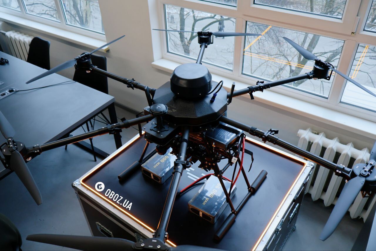 "80% у всіх дронах – це зв'язок": у Києві в КПІ відкрили нову спеціалізовану лабораторію для підготовки інженерів майбутнього. Подробиці, фото та відео