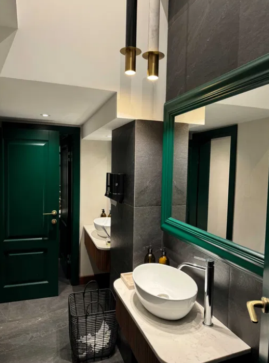 "Велюр" став скандально відомим у 2020 році