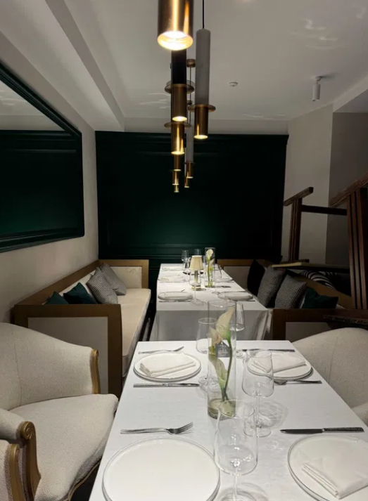 2023 року "Велюр" Миколу Тищенка перейменували в Emerald