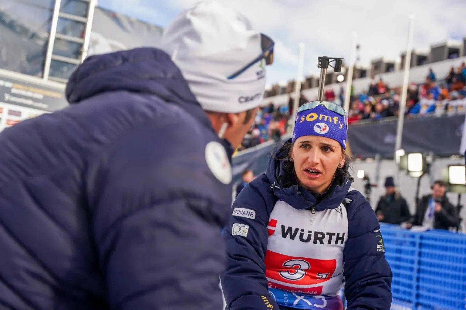 7-разова чемпіонка світу зчепилась із суперницею на старті естафети ЧС з біатлону. Обидві завалились у сніг. Відео