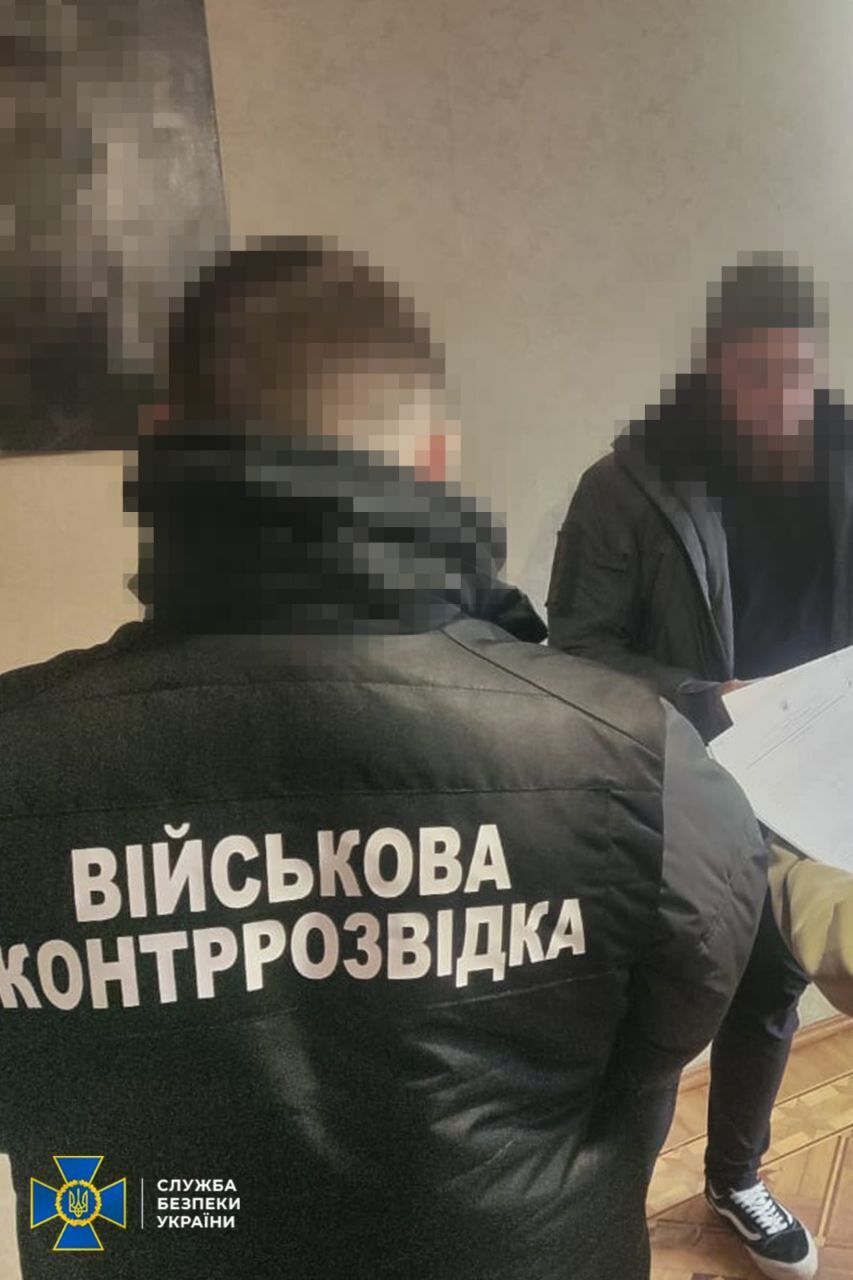 Пытались продать криминалитету "трофейное" оружие: СБУ и Нацполиция задержали 17 дельцов в 9 регионах Украины. Фото