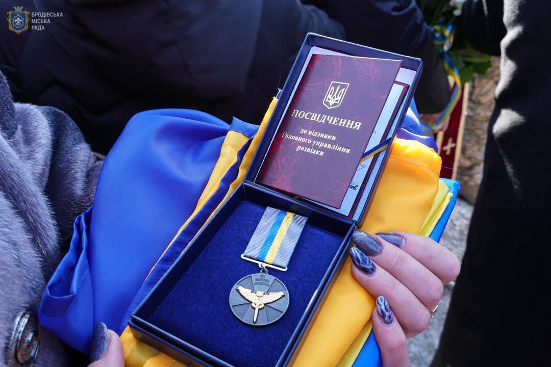 Дмитрий Устинов был посмертно награжден за храбрость и самопожертвование.