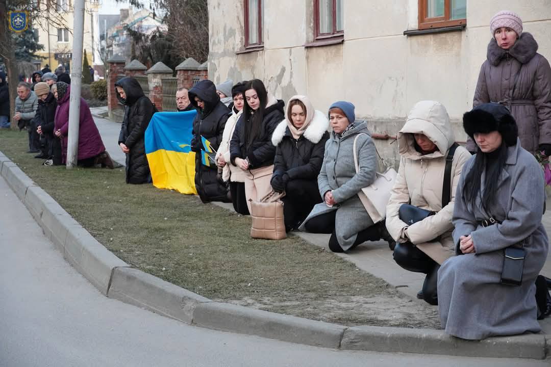 Украинцы провели защитника в последний путь