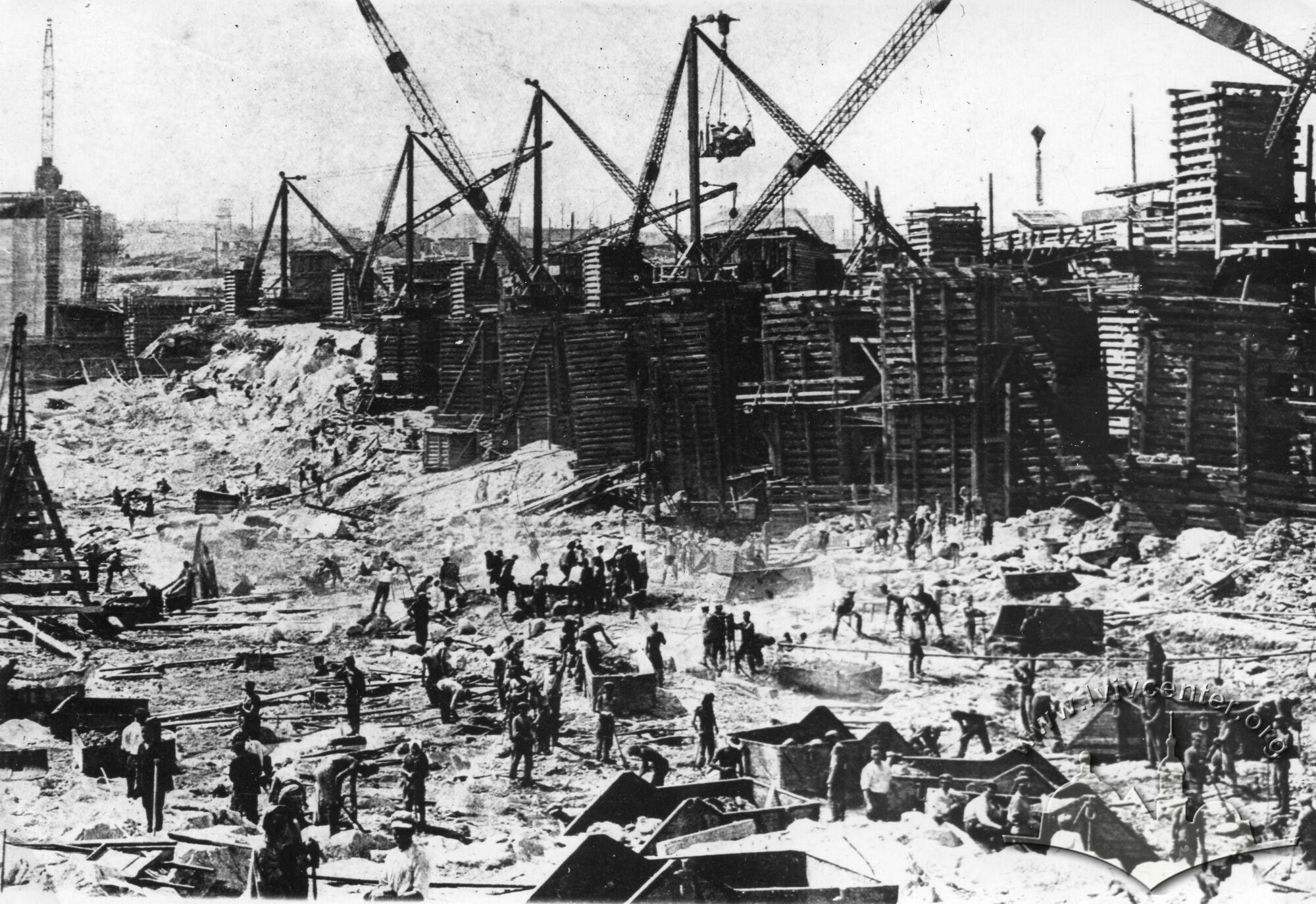 Как строили Днепровскую ГЭС: в сети показали фото 20-х годов