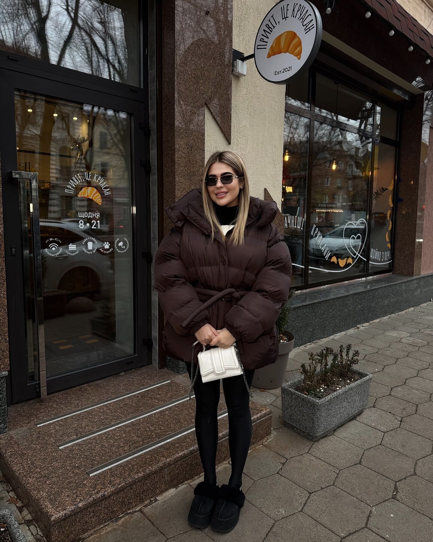 Жена футболиста "Шахтера": для жизни в Полтаве мне надо в месяц 5-8 тысяч долларов. Я не работаю, развиваю свой блог