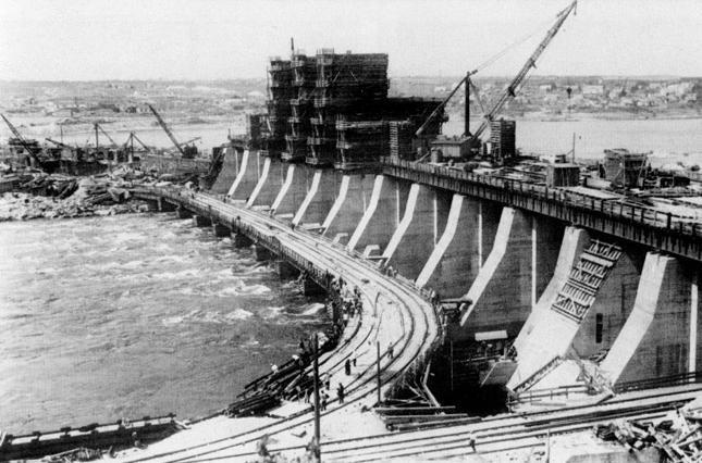 Как строили Днепровскую ГЭС: в сети показали фото 20-х годов