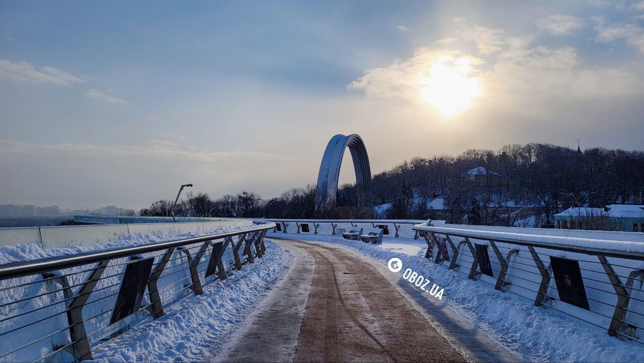 Настоящая белая сказка: Киев в конце зимы засыпало снегом. Фоторепортаж