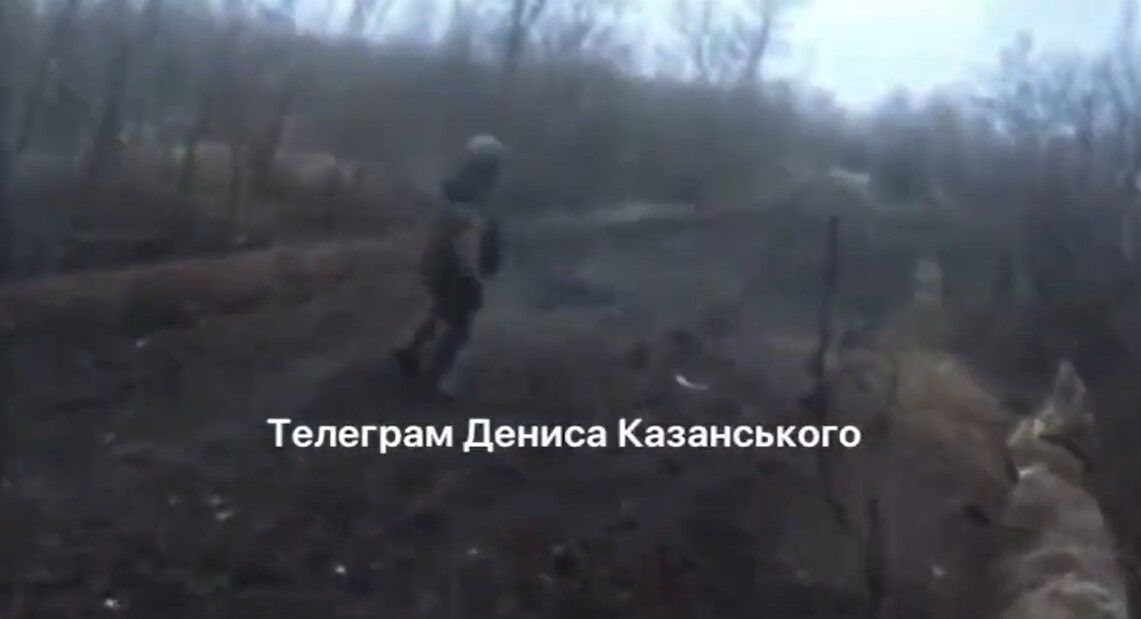 "Давай сюда, направо надо": в сеть попало эпическое видео разгрома российских штурмовиков на мотоциклах