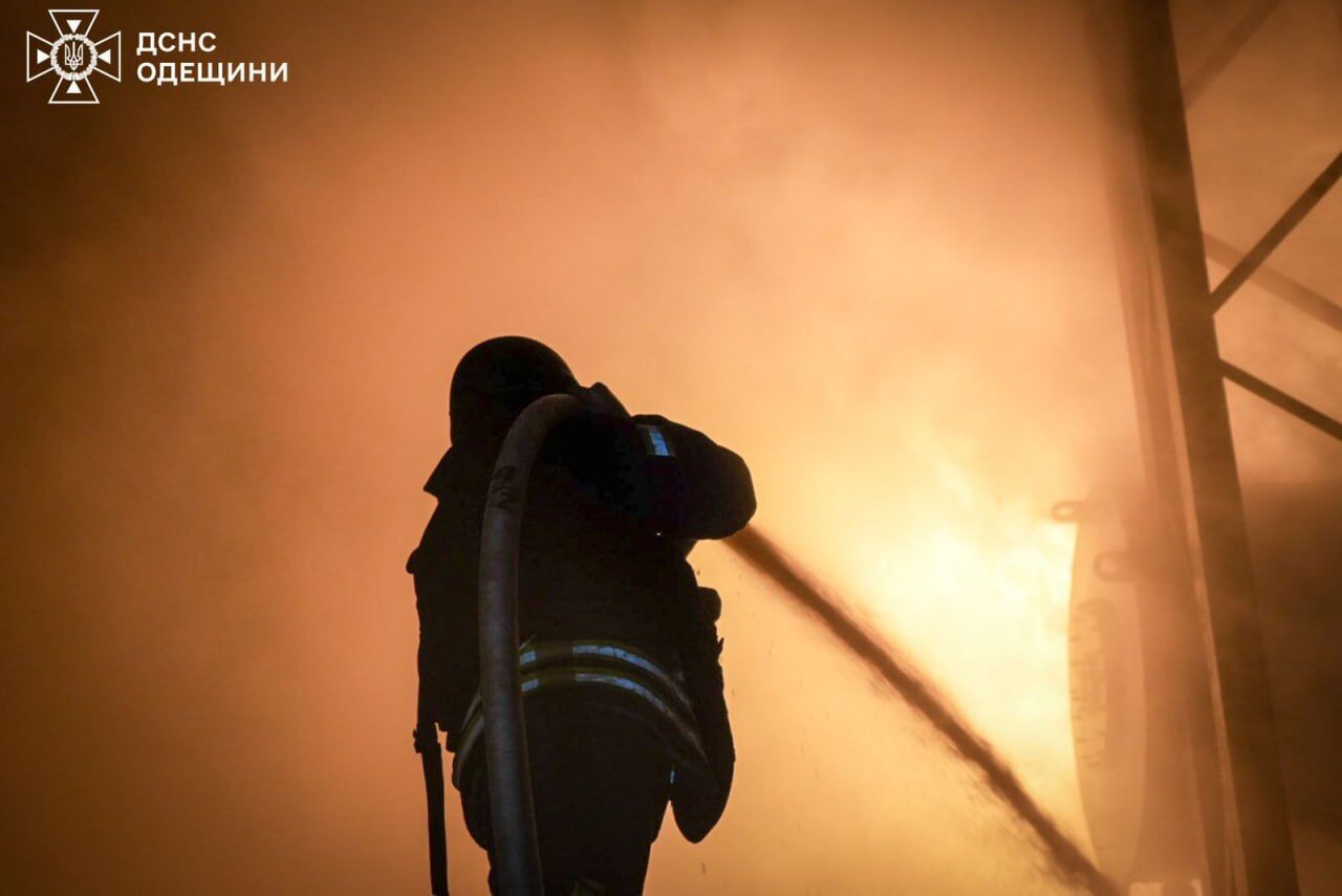РФ массированно атаковала Одессу дронами: часть города осталась без света, воды и тепла, есть пострадавшие. Фото и видео