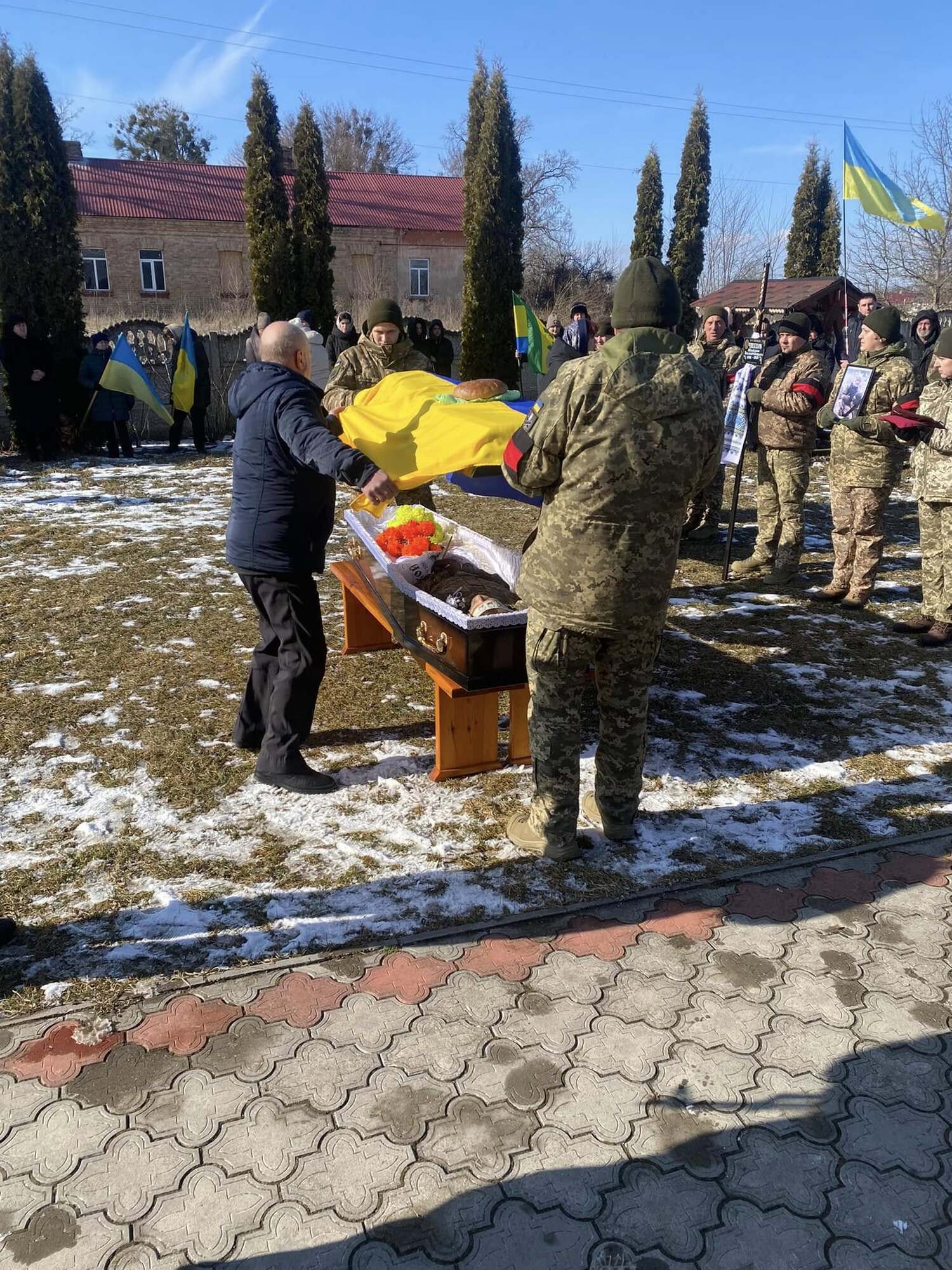 Отдал жизнь за Украину: в Хмельницкой области попрощались с защитником, погибшим в боях на Курщине. Фото