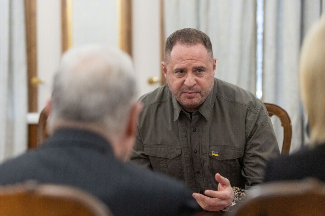 "Ми розуміємо необхідність гарантій безпеки": спецпредставник США Келлог приїхав до Києва, зустрівся з Єрмаком і зробив перші заяви. Фото й відео