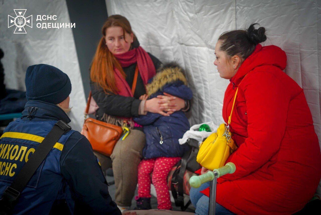 РФ массированно атаковала Одессу дронами: часть города осталась без света, воды и тепла, есть пострадавшие. Фото и видео