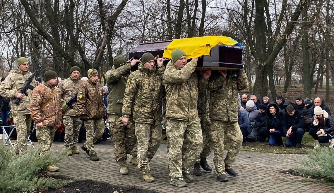 Был и пехотинцем, и штурмовиком: на Полтавщине в последний путь провели погибшего воина Владислава Лозинского