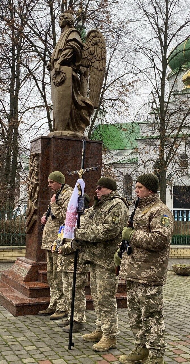 Был и пехотинцем, и штурмовиком: на Полтавщине в последний путь провели погибшего воина Владислава Лозинского