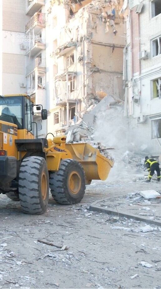 У Херсоні під завалами знайшли тіло мами поранених двійнят: двоє загиблих, п’ятеро постраждалих. Фото і відео
