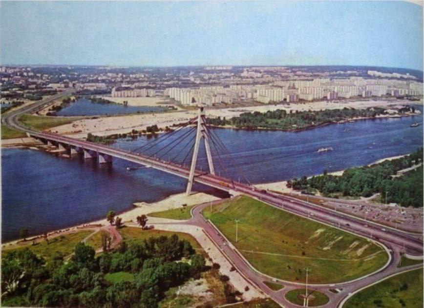 Много песка и мало деревьев: как выглядела Оболонь в Киеве в 1980-х годах. Архивные фото