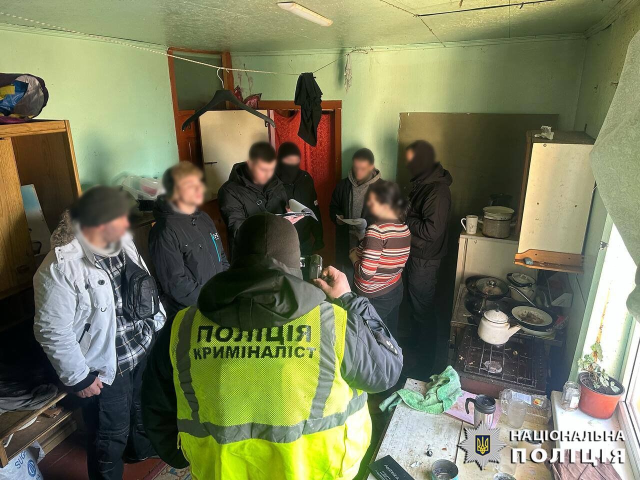Готовили взрывное устройство для подрыва ТЦК в Киевской области: Нацполиция и СБУ задержали злоумышленников. Фото и видео