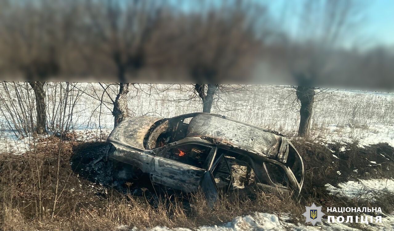 Последствия попадания российского дрона по гражданскому авто в Купянске.
