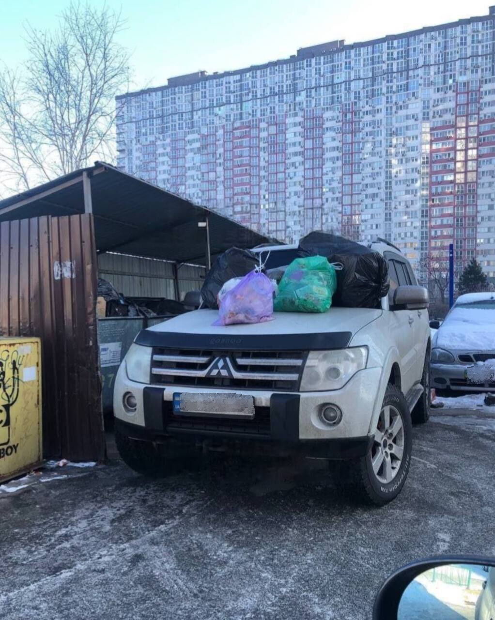 У Києві оригінально оштрафували чергового "героя паркування". Подробиці та фото