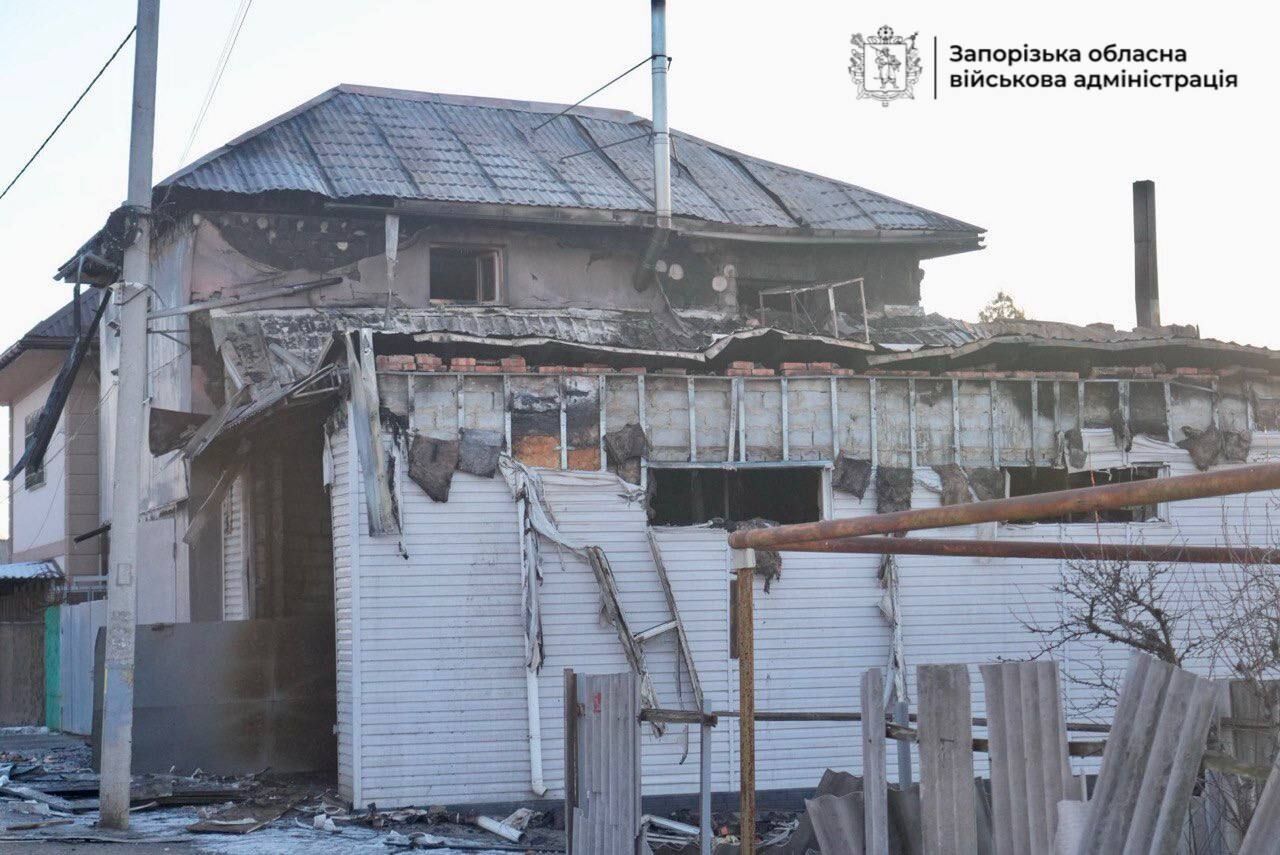 Армия России ударила дронами по Запорожью: пострадала женщина. Фото