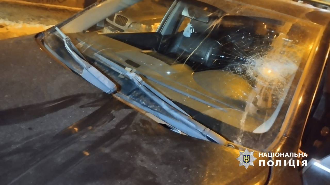 У Києві п’яний студент-іноземець на переході збив чоловіка та намагався втекти. Подробиці та фото
