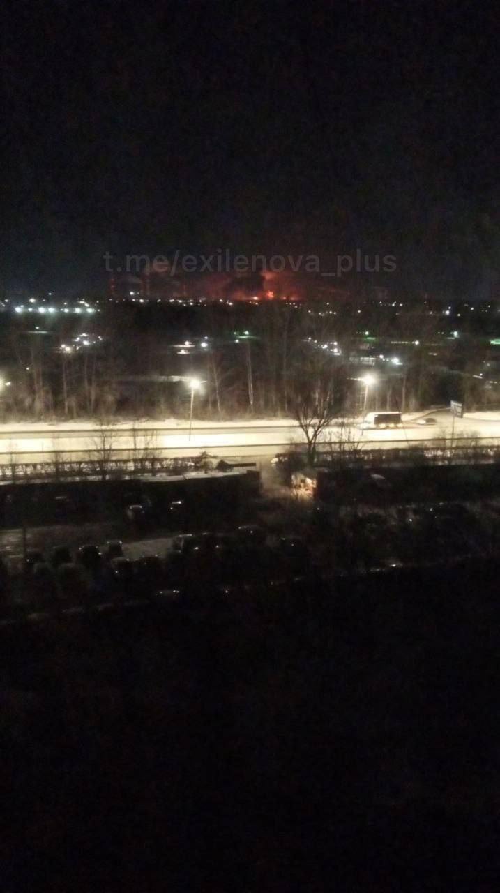 Дроны в третий раз с начала 2025 года атаковали Рязанский НПЗ, возник пожар. Фото и видео