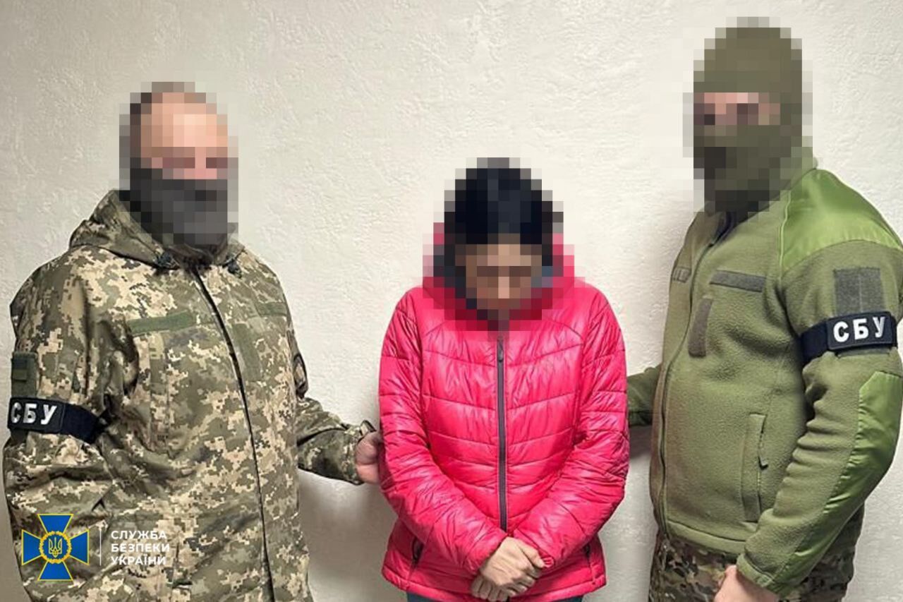 Діяли окремо: СБУ затримала двох агенток ФСБ, які коригували авіаудари по оборонцях Донеччини. Фото 