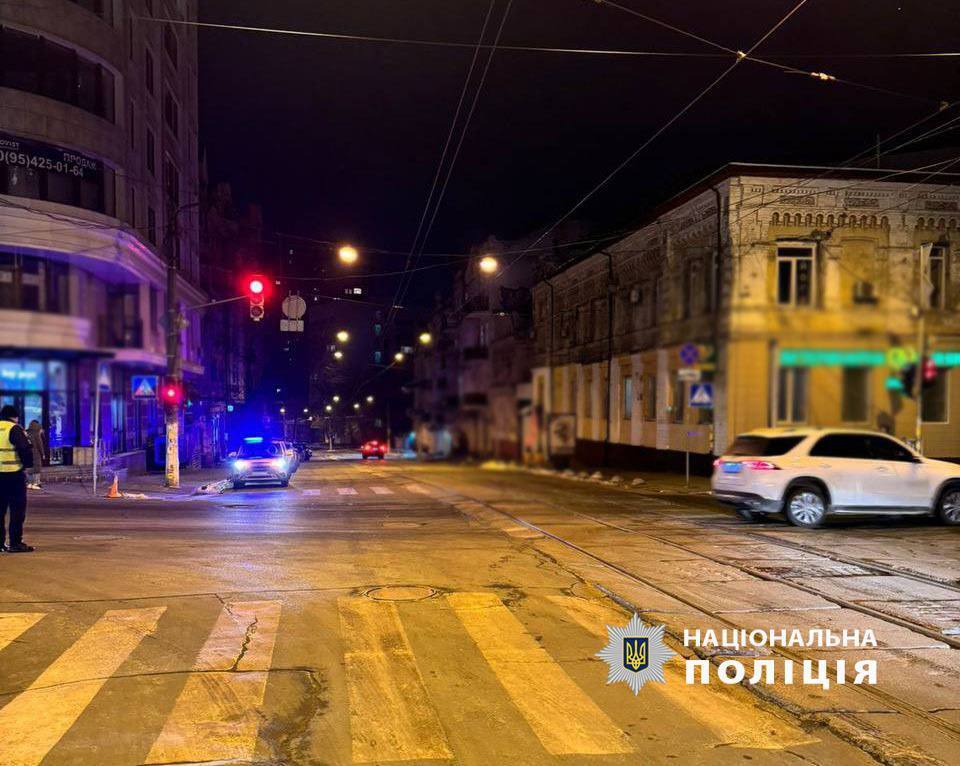 У Києві п’яний студент-іноземець на переході збив чоловіка та намагався втекти. Подробиці та фото