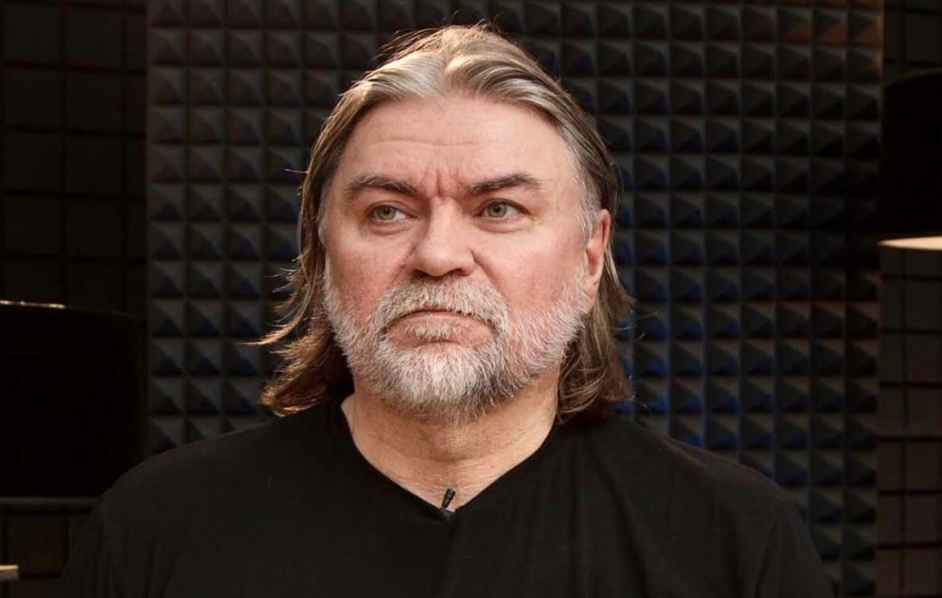 "Для мене це Батьківщина на продаж". Олесь Санін – про сценарії України у війні, особисті втрати на фронті та колег, що підігрують росіянам