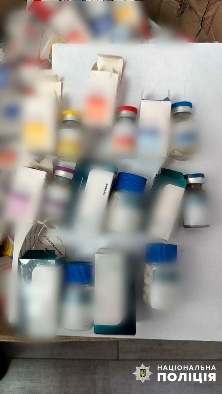 В Киеве полицейские разоблачили сеть аптек, где продавали российские лекарства. Подробности и фото