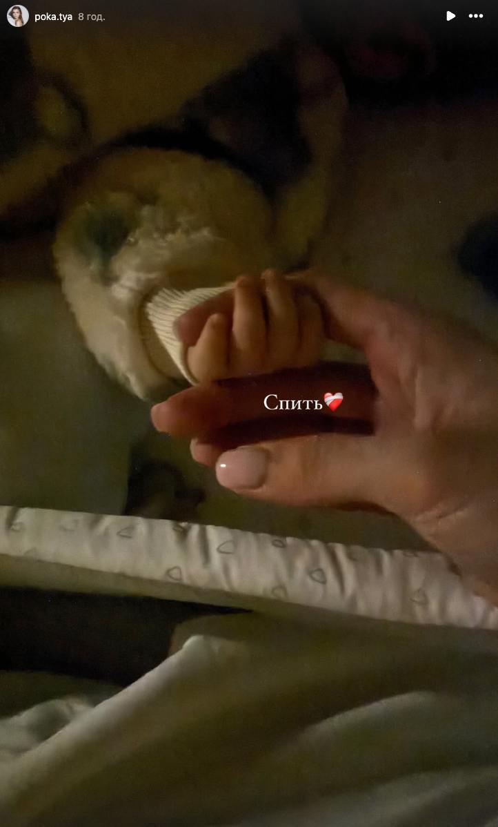 "Приліт біля нас": росіяни атакували село, у якому живе Володимир Остапчук із дружиною і новонародженим сином. Фото 