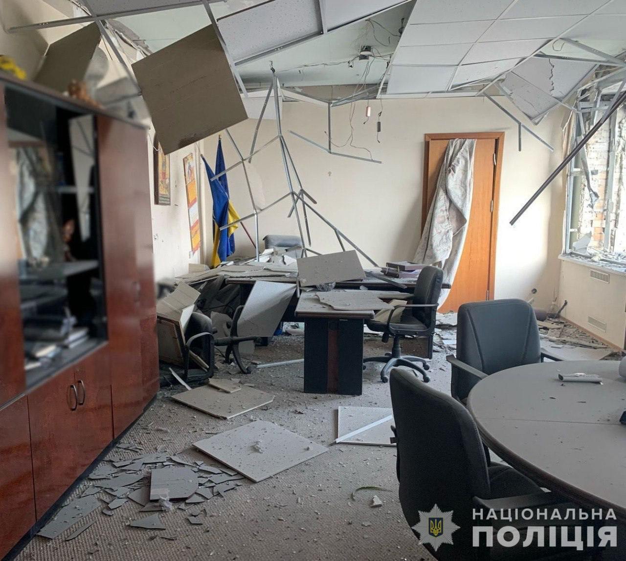 В Никополе российский дрон попал в кабинет городского головы: появились подробности. Фото
