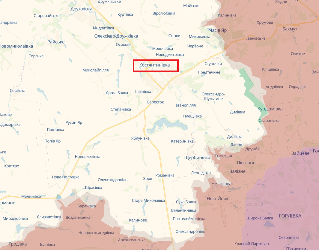 Под огнем оказались жилые дома: в полиции показали первые минуты после вечернего удара врага по Константиновке. Видео