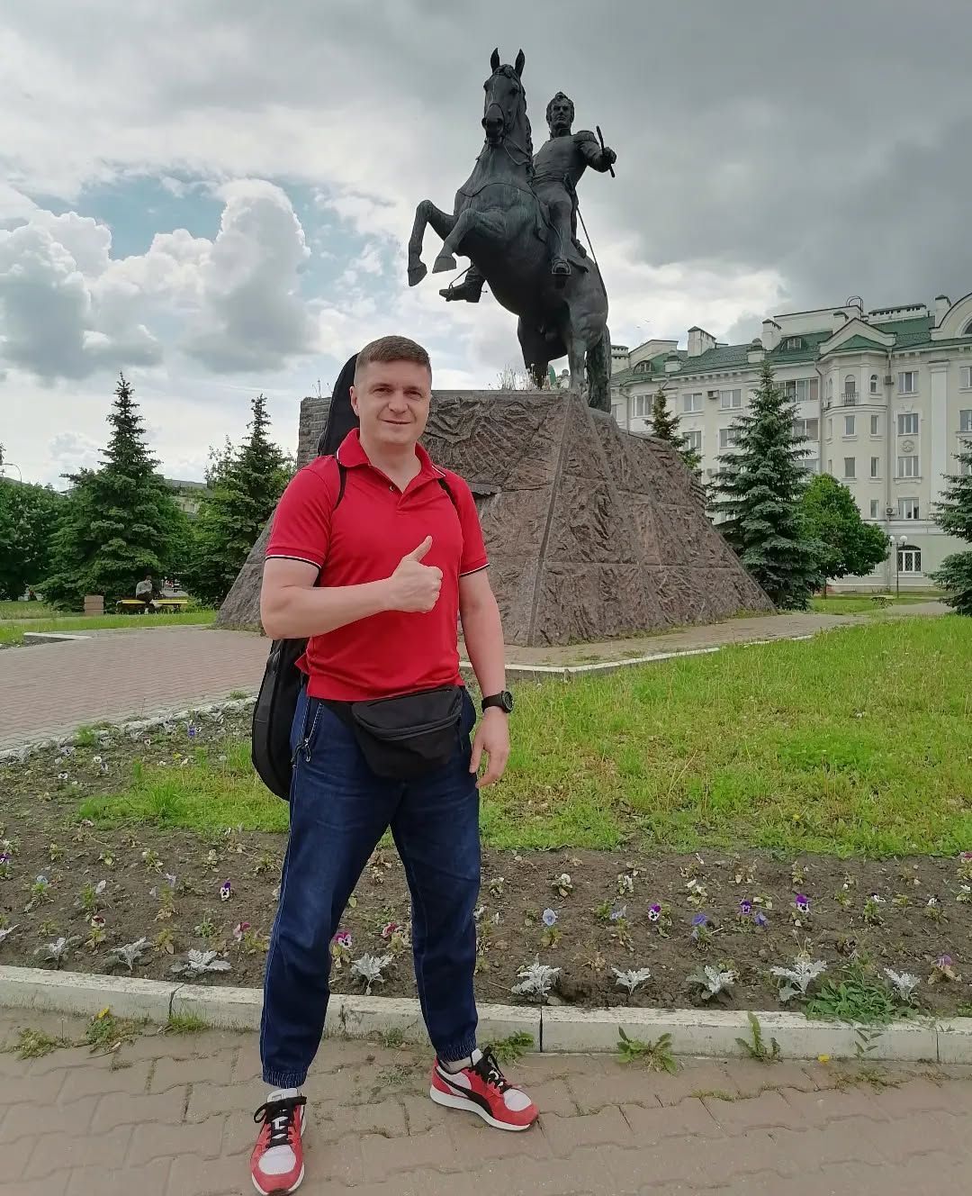 У Росії скоїли замах на лідера Z-гурту "Русский Стяг" Євгена Долганова, який допомагав окупантам: в якому він стані