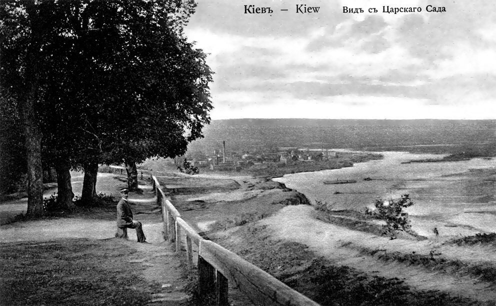 У мережі показали, як 120 років тому виглядало улюблене заняття киян усіх часів. Архівні фото