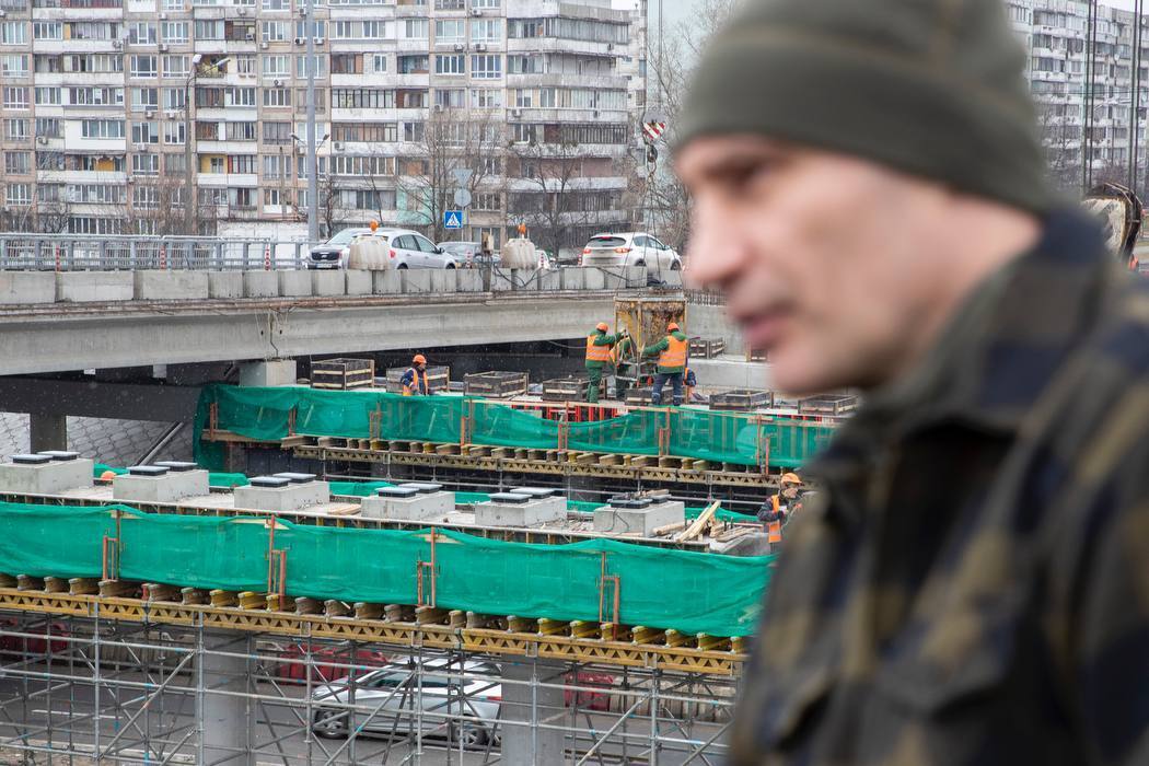 Капитально не ремонтировали более 40 лет: Кличко показал, как обновляют два моста на Оболони в Киеве. Фото