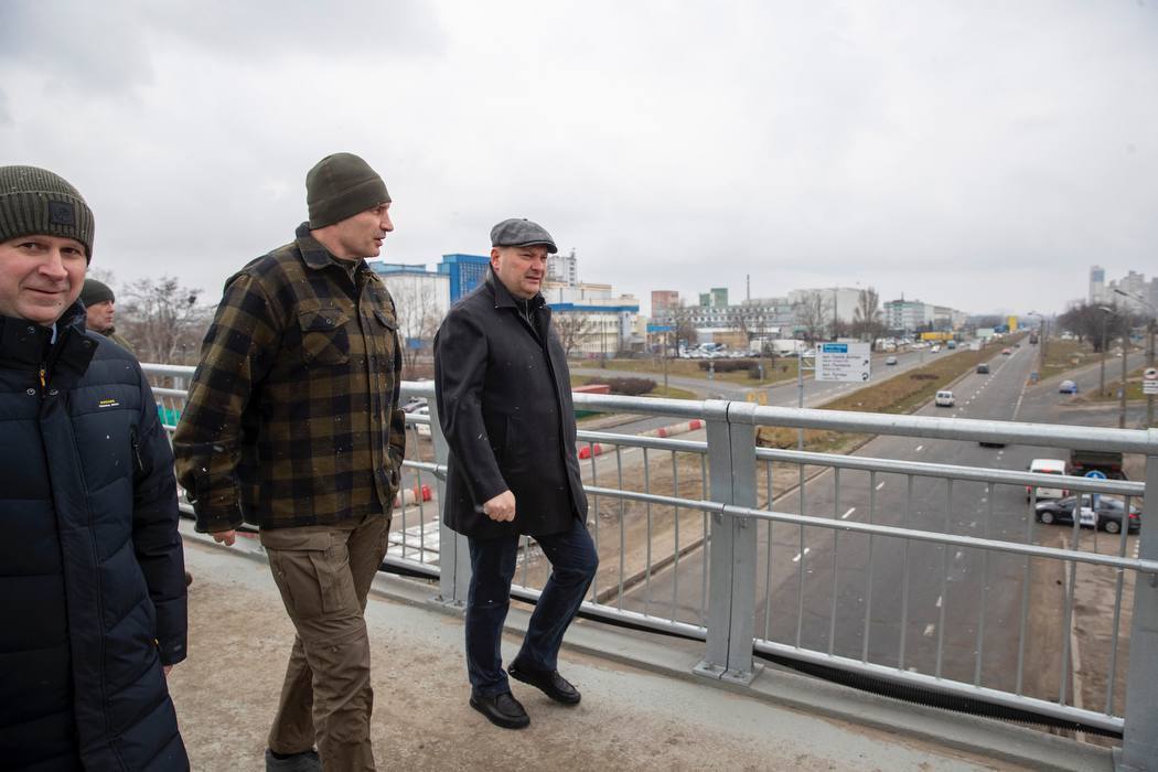 Капитально не ремонтировали более 40 лет: Кличко показал, как обновляют два моста на Оболони в Киеве. Фото