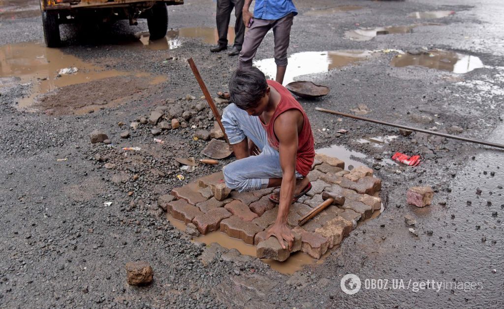 Создан асфальт, который сможет сам "ремонтировать" ямы на дорогах