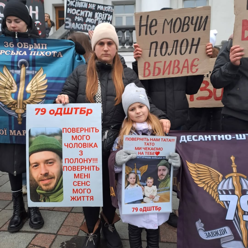  Зможе вперше побачити молодшу доньку: у мережі розповіли про десантника з Полтавщини, який повернувся з полону. Фото