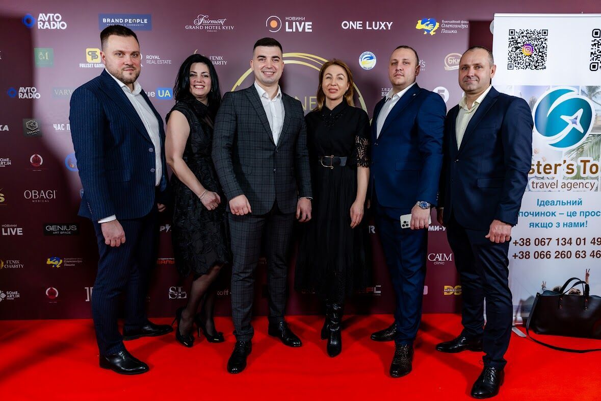 Fenix Charity отметила лучших на Business Gravity Awards 2025: OBOZ.UA получил медиа года