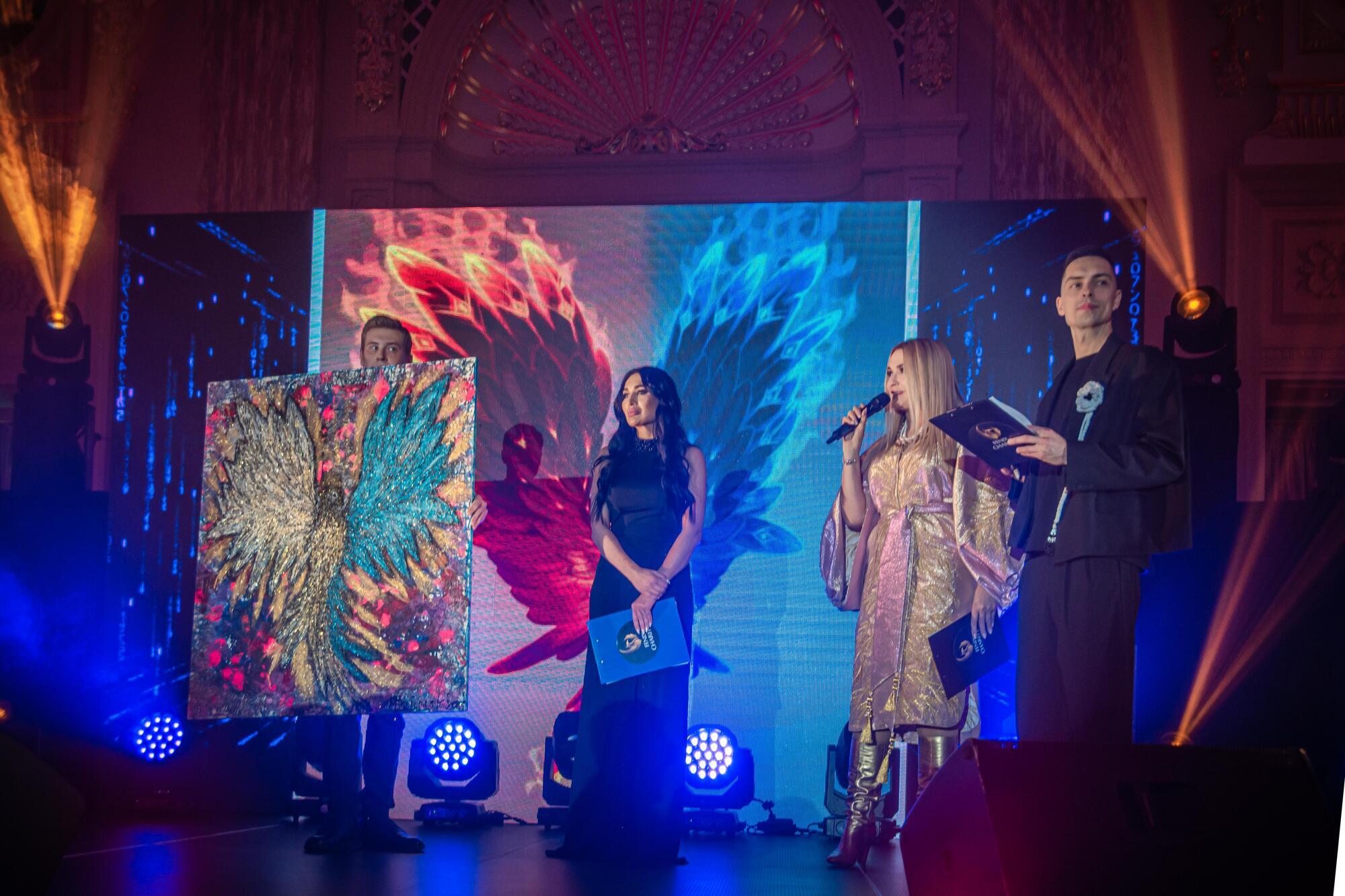 Fenix Charity отметила лучших на Business Gravity Awards 2025: OBOZ.UA получил медиа года