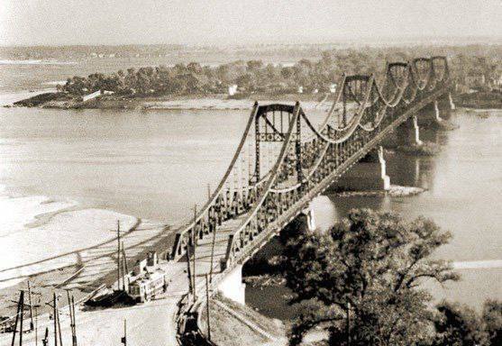 Существовал между двумя Мировыми войнами: история моста имени Евгении Бош в Киеве. Уникальные фото