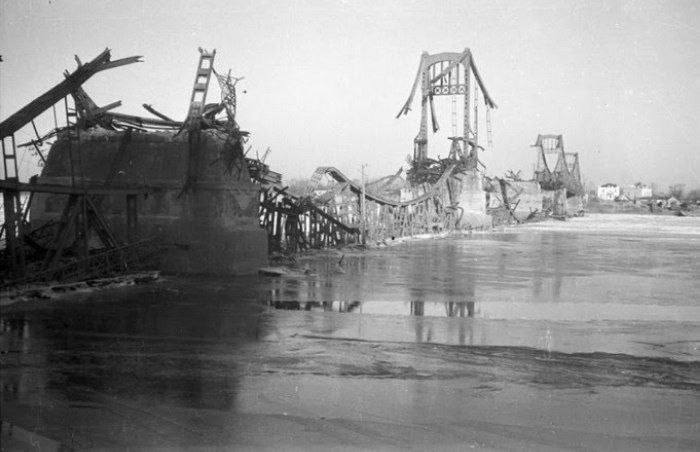 Существовал между двумя Мировыми войнами: история моста имени Евгении Бош в Киеве. Уникальные фото