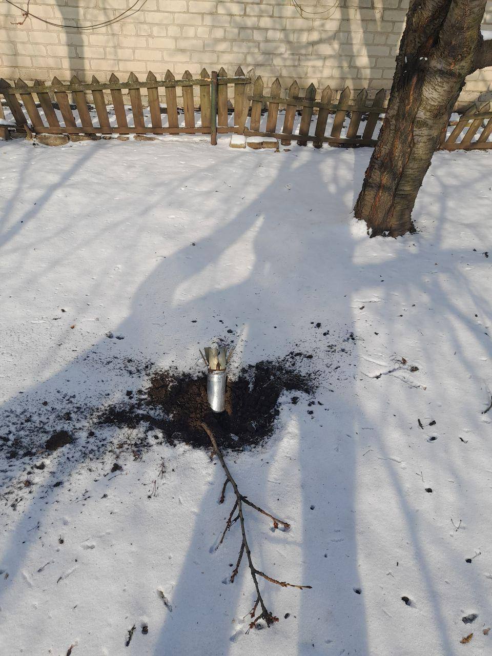 Оккупанты ударили по Купянску и району: повреждены дома, авто скорой, пострадала женщина. Фото
