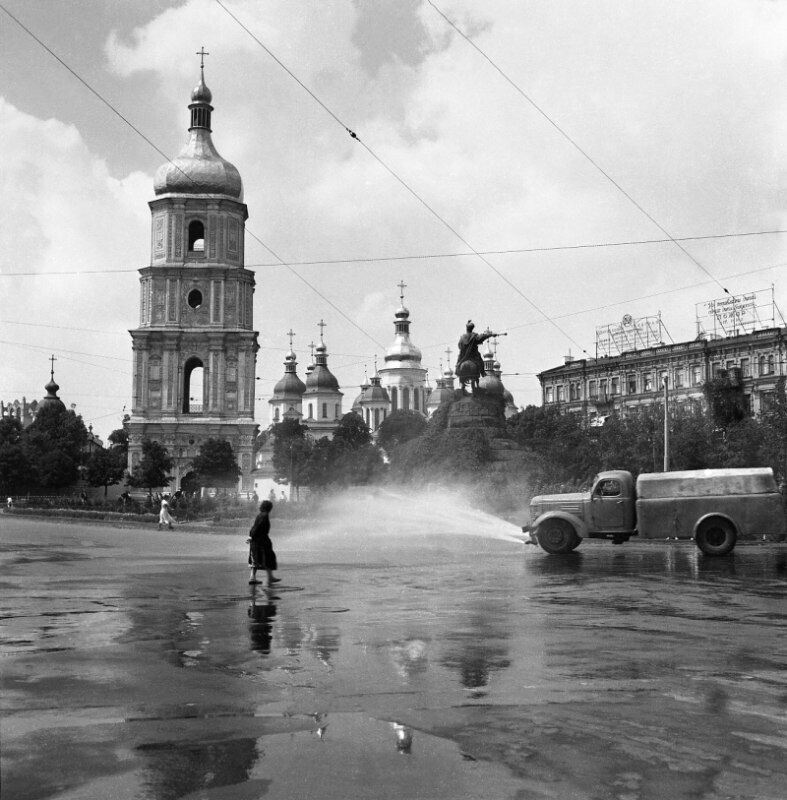 В сети показали, каким был Киев и его жители в 1957 году. Архивные снимки иностранного фотографа