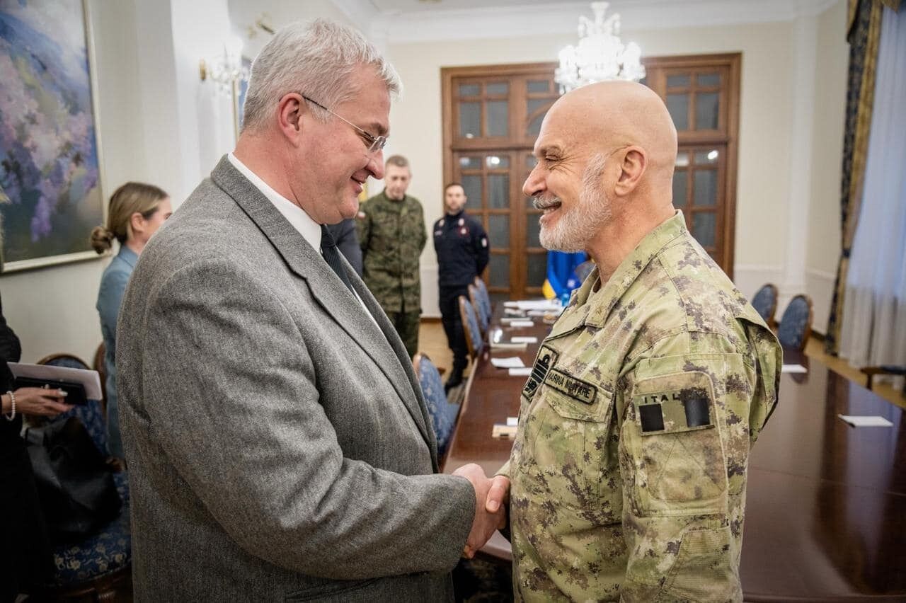 До Києва приїхав голова Військового комітету НАТО: подробиці візиту й фото