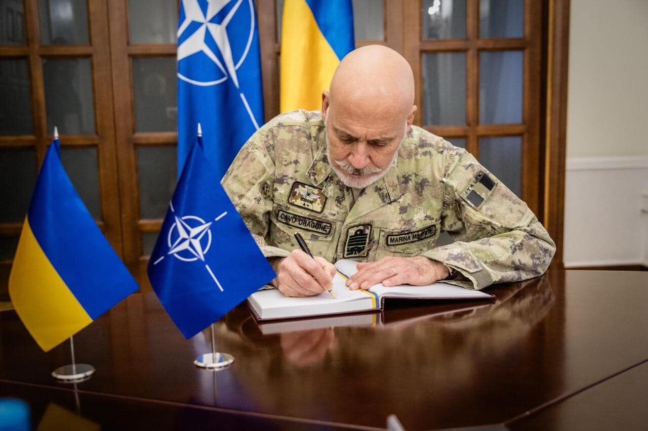 До Києва приїхав голова Військового комітету НАТО: подробиці візиту й фото