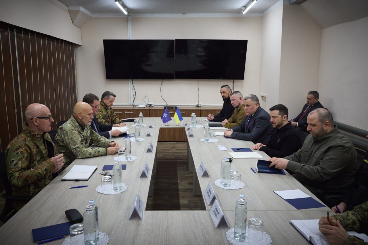 Зеленський ознайомив нового главу Військового комітету НАТО з потужностями української далекобійної зброї. Фото і відео